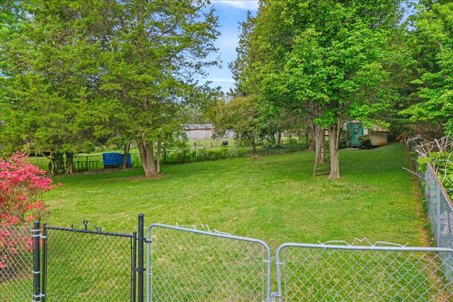 1305 Ridgeway Circle, Athens, TN 37303