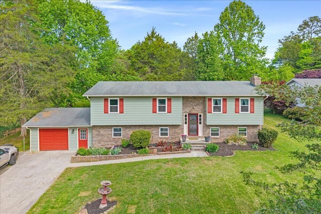 1305 Ridgeway Circle, Athens, TN 37303