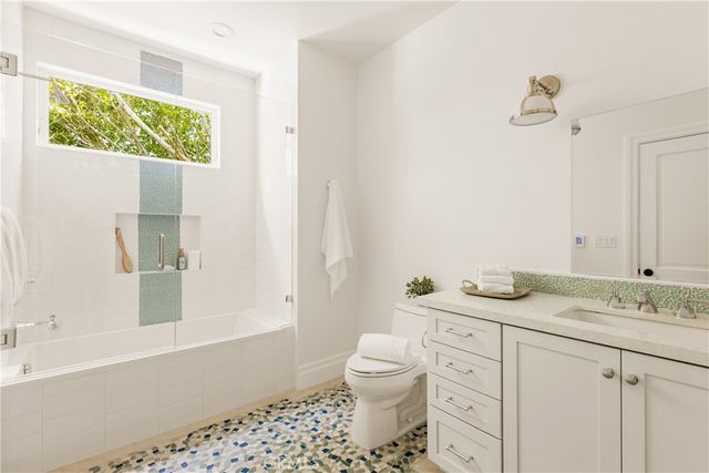 6415 Riggs, Los Angeles, CA 90045