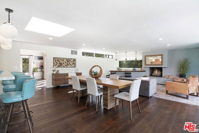 501 N Cahuenga Boulevard, Los Angeles, CA 90004