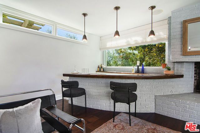 501 N Cahuenga Boulevard, Los Angeles, CA 90004