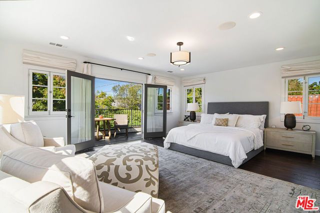 501 N Cahuenga Boulevard, Los Angeles, CA 90004