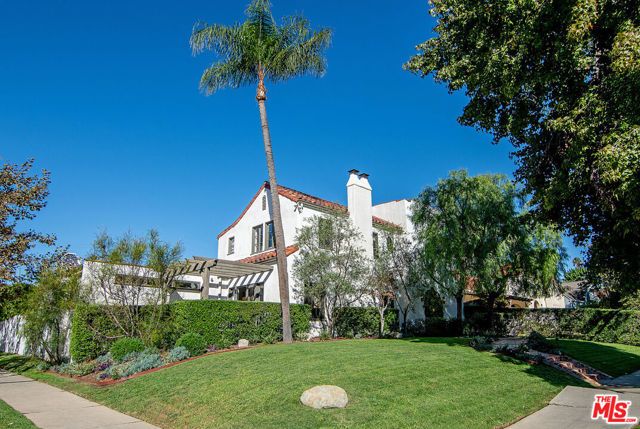 501 N Cahuenga Boulevard, Los Angeles, CA 90004