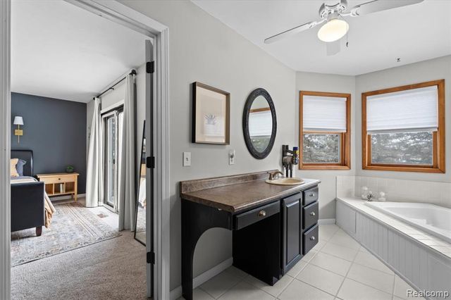 11163 Hammerstone Drive, South Lyon, MI 48178