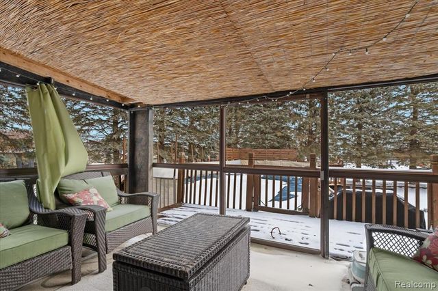 11163 Hammerstone Drive, South Lyon, MI 48178