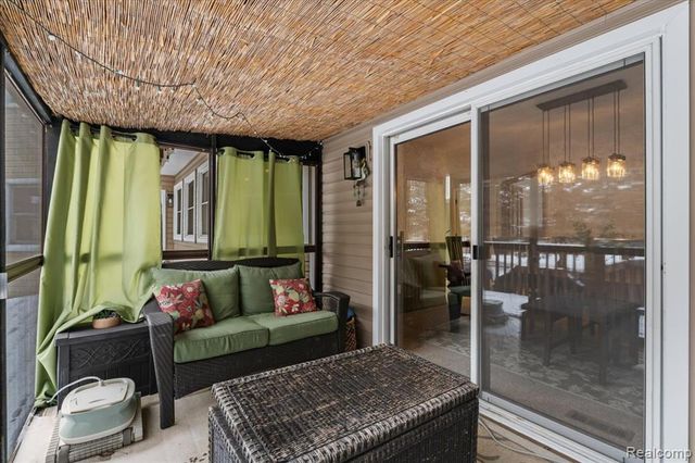 11163 Hammerstone Drive, South Lyon, MI 48178