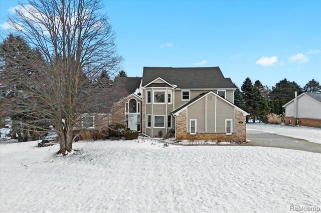 11163 Hammerstone Drive, South Lyon, MI 48178