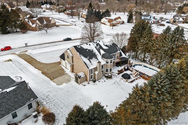 11163 Hammerstone Drive, South Lyon, MI 48178