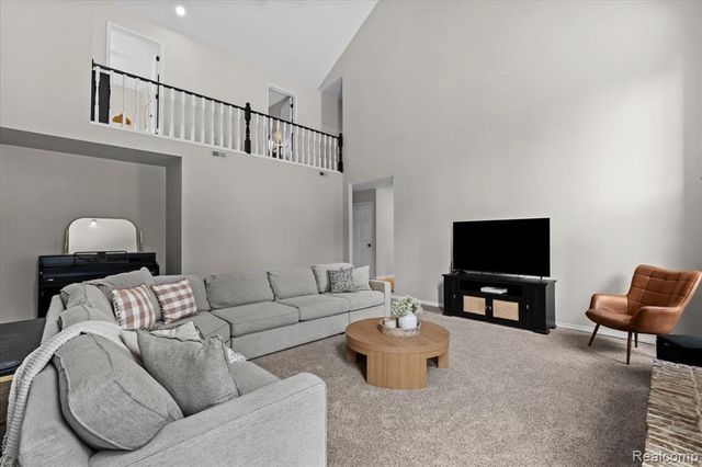 11163 Hammerstone Drive, South Lyon, MI 48178