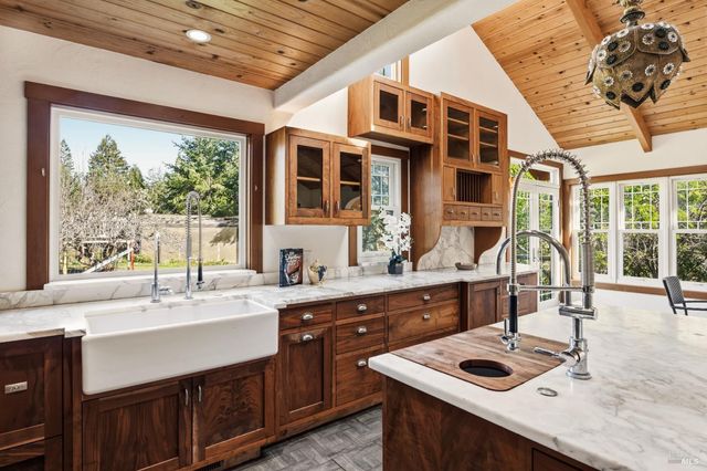 27851 Ten Mile Rd, Point Arena, CA 95468