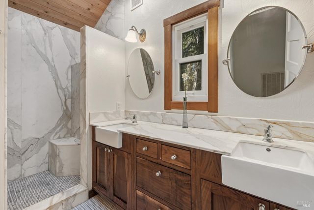 27851 Ten Mile Rd, Point Arena, CA 95468