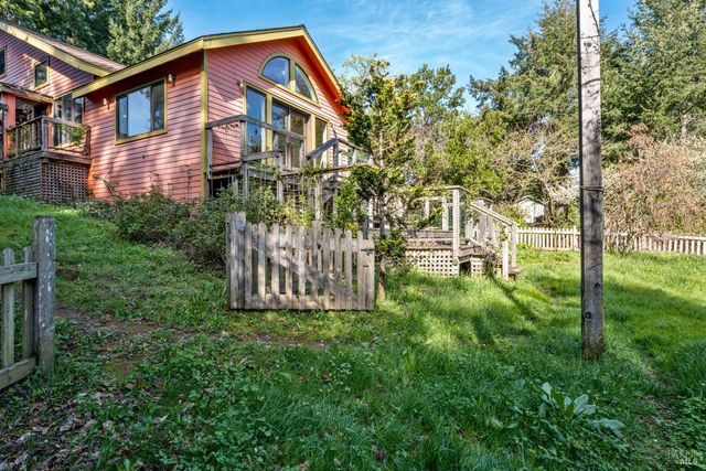 27851 Ten Mile Rd, Point Arena, CA 95468