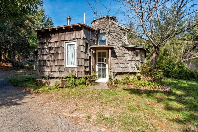 27851 Ten Mile Rd, Point Arena, CA 95468