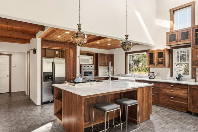 27851 Ten Mile Rd, Point Arena, CA 95468