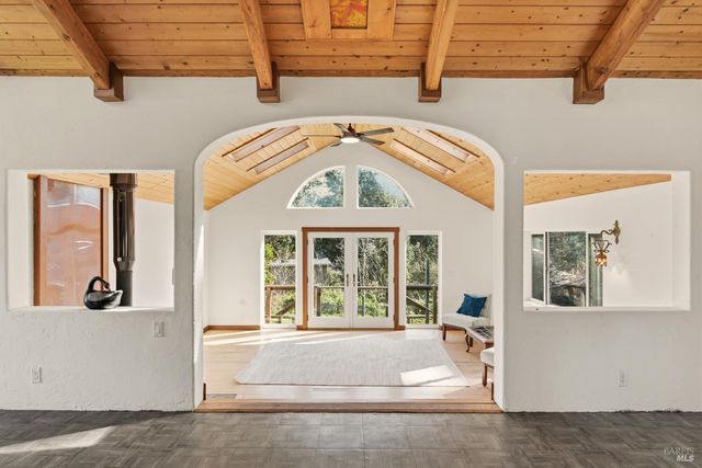 27851 Ten Mile Rd, Point Arena, CA 95468