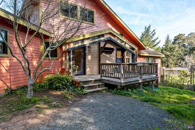 27851 Ten Mile Rd, Point Arena, CA 95468