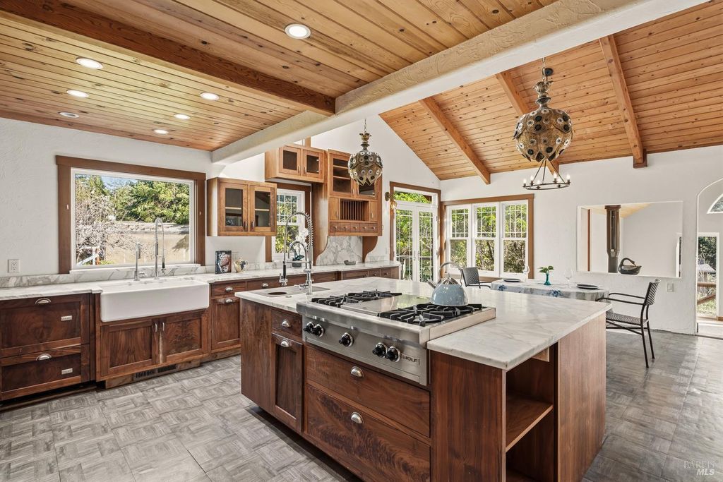 27851 Ten Mile Rd, Point Arena, CA 95468