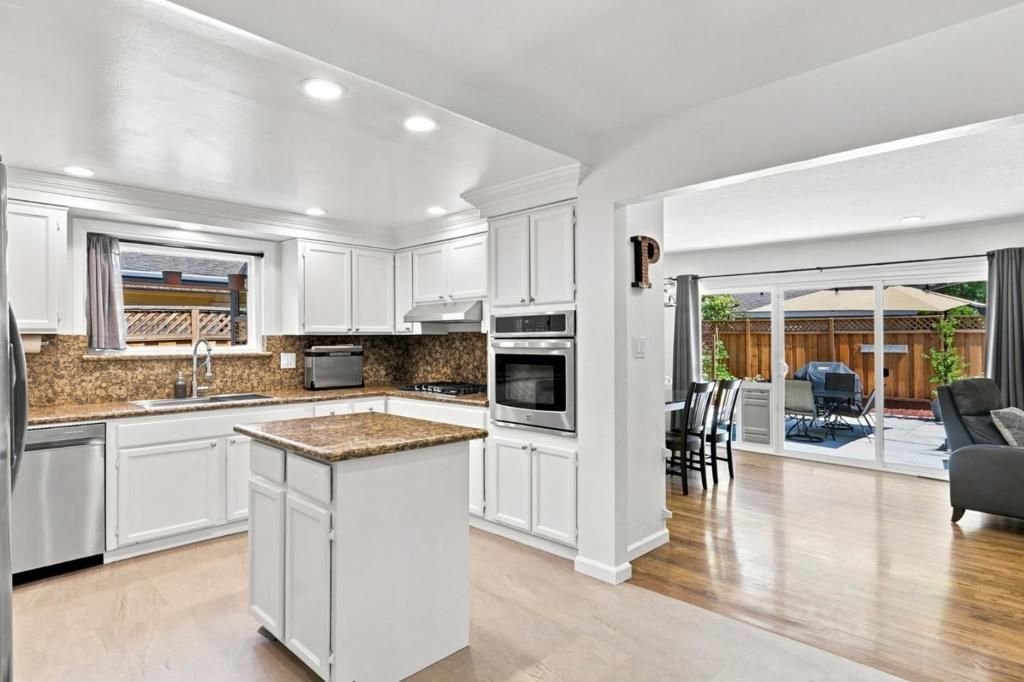 Image 9 of property listing at 2432 Rinconada Drive, San Jose, CA 95125