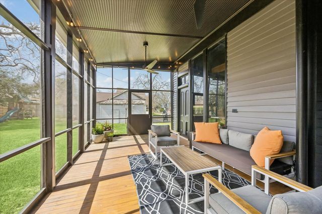 602 S Market Street, Brenham, TX 77833