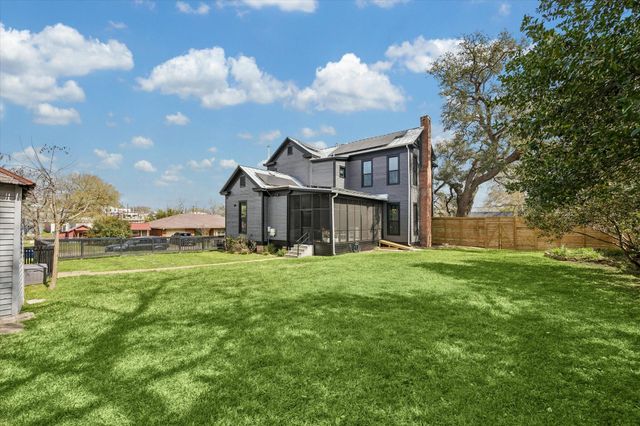 602 S Market Street, Brenham, TX 77833