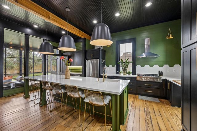 602 S Market Street, Brenham, TX 77833