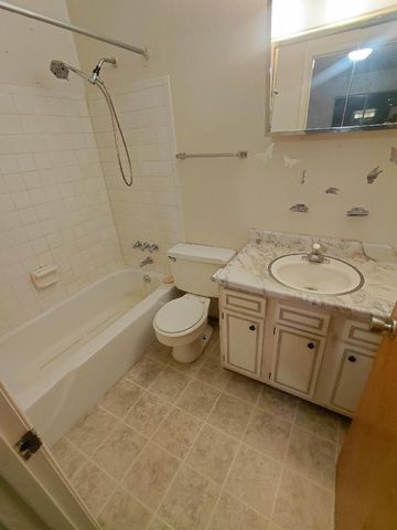 125 Bush DR, Vinton, VA 24179