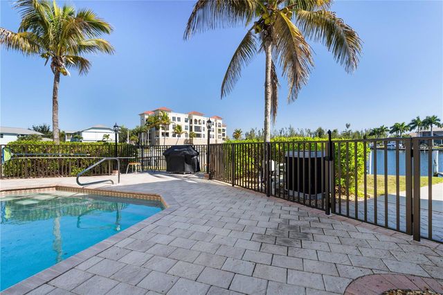 3334 PURPLE MARTIN DRIVE 215, Punta Gorda, FL 33950