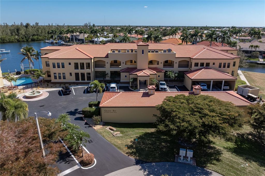 3334 PURPLE MARTIN DRIVE 215, Punta Gorda, FL 33950