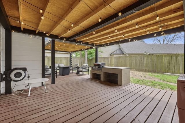 8314 Hunters Village Drive, Humble, TX 77346