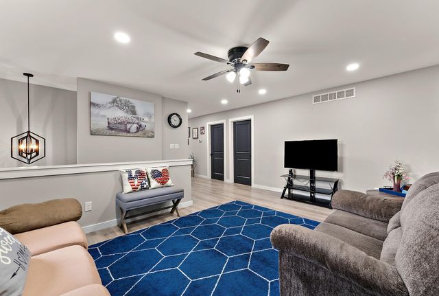 5653 S 425 W, La Porte, IN 46350