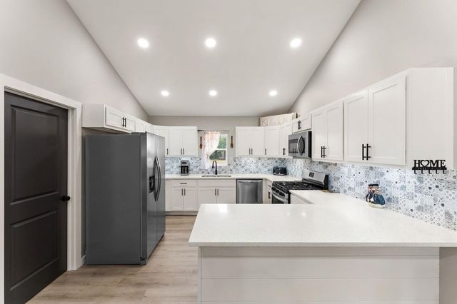 5653 S 425 W, La Porte, IN 46350