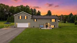 5653 S 425 W, La Porte, IN 46350