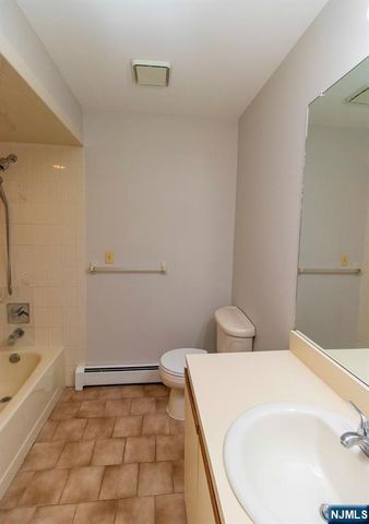 6 Donor Avenue, Elmwood Park, NJ 07407