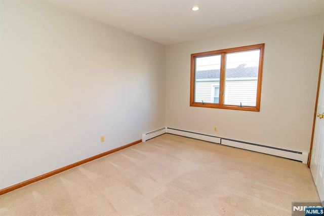 6 Donor Avenue, Elmwood Park, NJ 07407