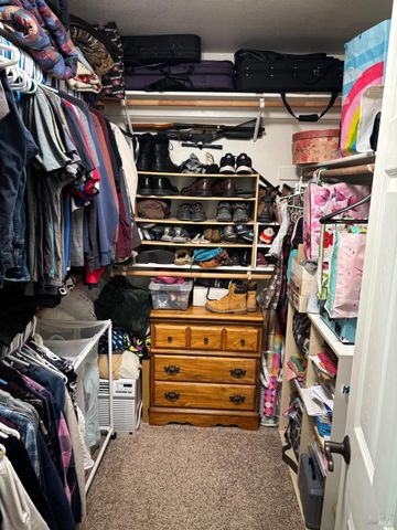 2322 Iroquois St, Santa Rosa, CA 95403