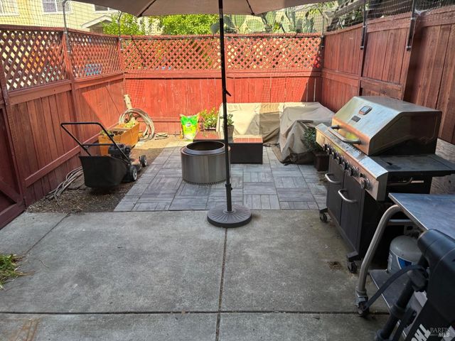2322 Iroquois St, Santa Rosa, CA 95403