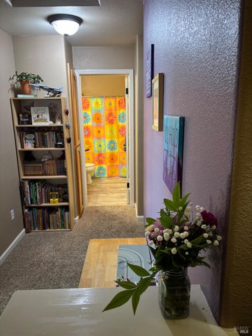 2322 Iroquois St, Santa Rosa, CA 95403