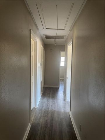 7947 Glenscott Street, Houston, TX 77061