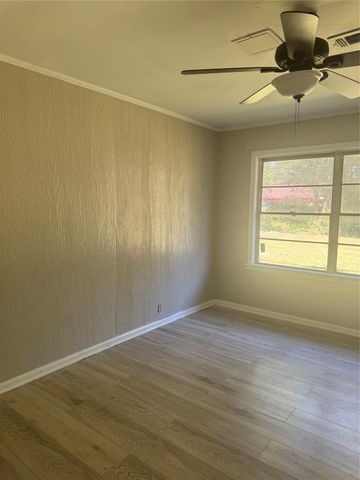 7947 Glenscott Street, Houston, TX 77061