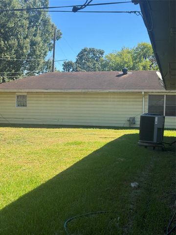 7947 Glenscott Street, Houston, TX 77061