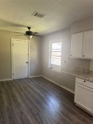 7947 Glenscott Street, Houston, TX 77061
