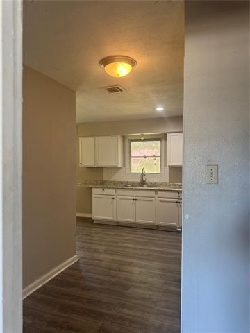 7947 Glenscott Street, Houston, TX 77061