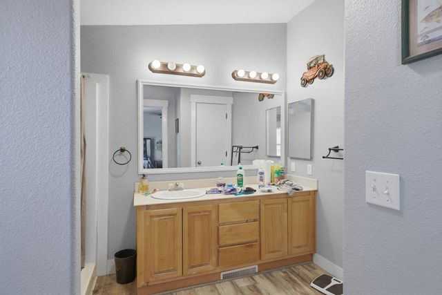 15300 Neils Rd, Auburn, CA 95603