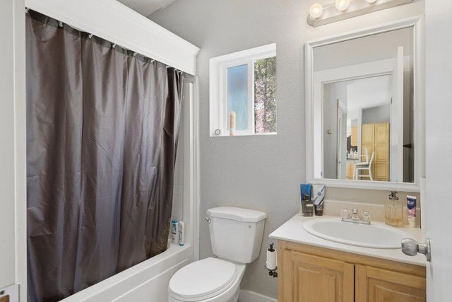 15300 Neils Rd, Auburn, CA 95603