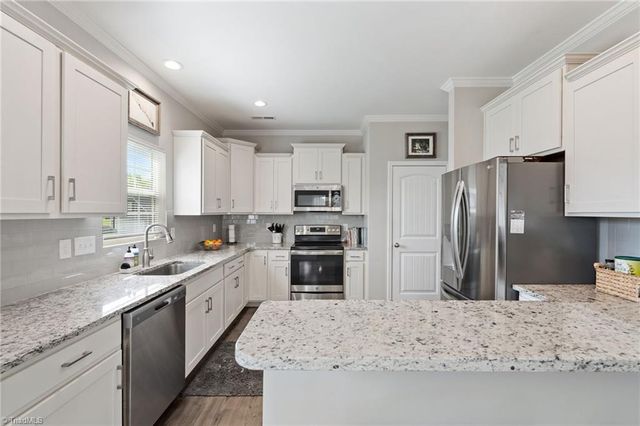 8629 Stone Valley Drive, Clemmons, NC 27012