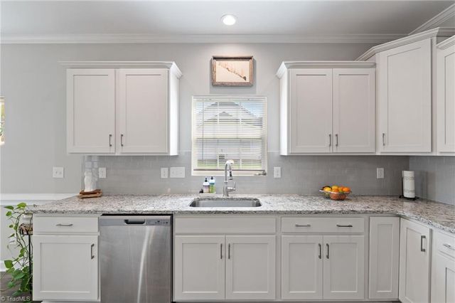 8629 Stone Valley Drive, Clemmons, NC 27012