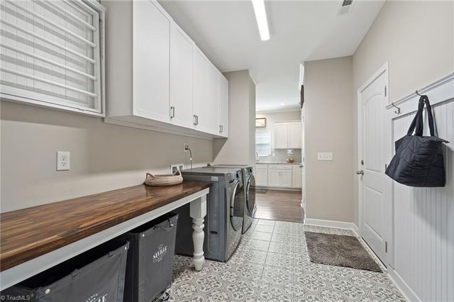 8629 Stone Valley Drive, Clemmons, NC 27012
