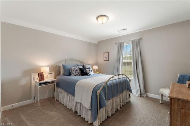 8629 Stone Valley Drive, Clemmons, NC 27012