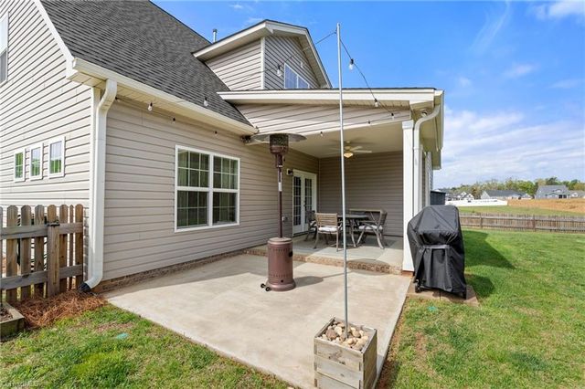 8629 Stone Valley Drive, Clemmons, NC 27012