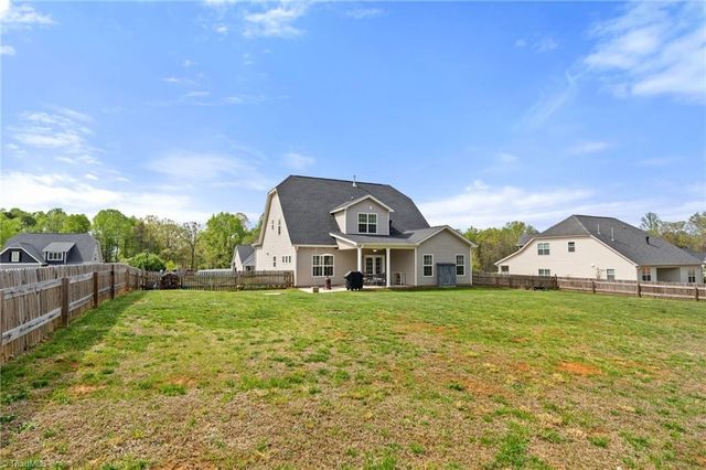 8629 Stone Valley Drive, Clemmons, NC 27012